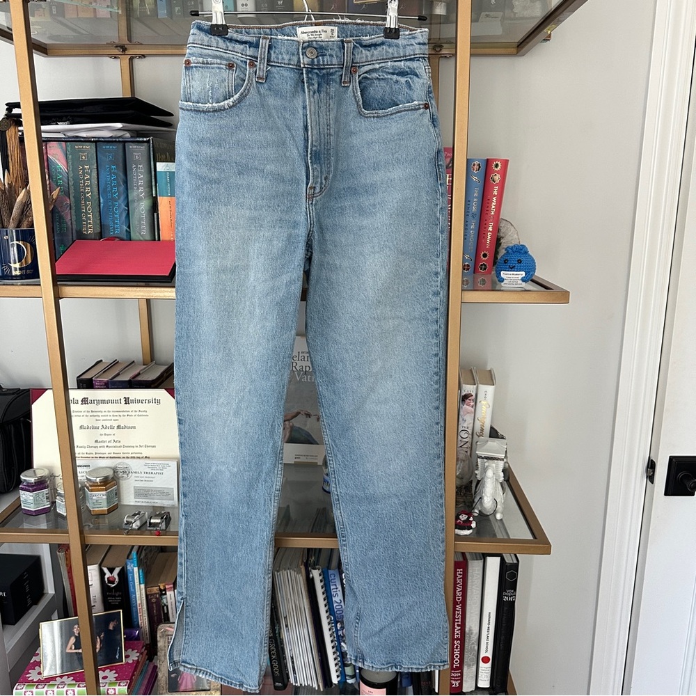 Abercrombie & Fitch Curve Love the 90s Straight Ultra High Rise Jeans size 28